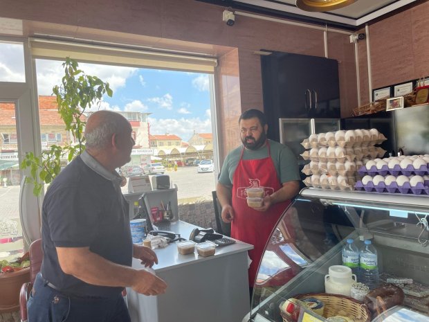 İlçemizin Çeşitli Noktalarında Paylaşmanın ve Bereketin Simgesi Olan Aşure İkramında Bulunduk