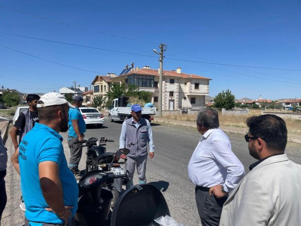 Belediye Başkanımız Sayın Mustafa Kenan Sarıtaş, belediyemiz tarafından ilçemiz genelinde yürütülen altyapı ve çevre düzenleme çalışmalarını sahada yerinde inceledi.