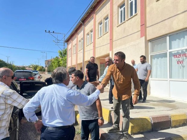 MHP Nevşehir Milletvekilimiz Grup Başkanvekili Prof. Dr. Filiz Kılıç, Belediye Başkanımız Mustafa Kenan Sarıtaş, MHP Nevşehir İl Başkanı Ali Akkoç ile beraber Kozaklı ilçesi Abdi Köyünde şehidimiz Ahmet Şahan’ın evini ziyaret ettiler.