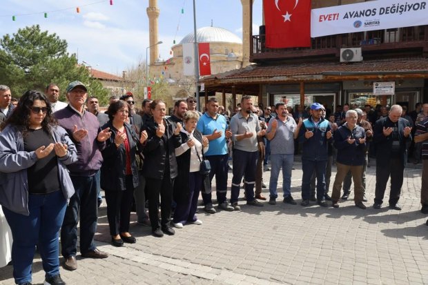 5 adet yeni damperli pikap, 1 adet kamyon, 1 adet yeni silindir ve 3 adet yeni çim biçme aracı