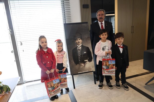 BELEDİYE BAŞKANIMIZ BAŞKANLIK KOLTUĞUNU ÇOCUKLARA DEVRETTİ