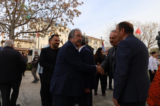 Belediye Başkanımız Sayın Mustafa Kenan Sarıtaş, 24 Kasım Öğretmenler Günü dolayısıyla düzenlenen Çelenk Sunma Törenine katıldı.