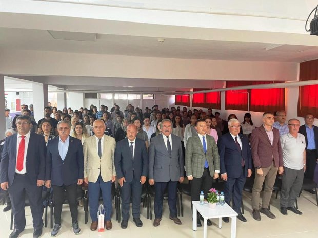 Avanos Mehmet Akif Ersoy Ortaokulu tarafından şiir dinletisi düzenlendi.