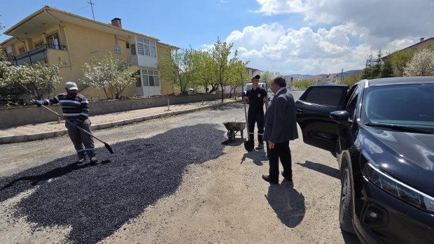 HAVALARIN MÜSAİT OLMASIYLA BİRLİKTE YOL TAMİRAT VE ONARIM ÇALIŞMALARI İÇİN HAREKETE GEÇİLDİ