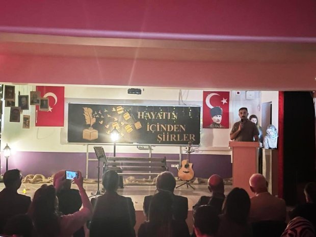 Avanos Mehmet Akif Ersoy Ortaokulu tarafından şiir dinletisi düzenlendi.