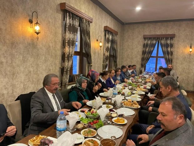 Belediye Başkanımız Sn. Mustafa Kenan Sarıtaş, MHP Nevşehir İl Başkanlığı tarafından düzenlenen “Bereket Sofrasında, Gönül Birlikteliği” iftar yemeğine katıldı.