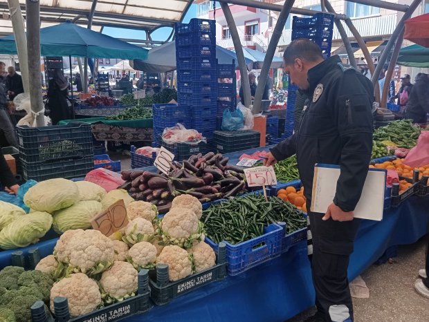 AVANOS AÇIK PAZARYERİ’NDE ZABITA DENETİMLERİ GERÇEKLEŞTİRİLDİ