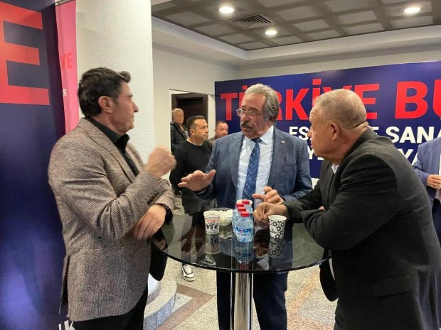 Belediye Başkanımız Mustafa Kenan Sarıtaş, TESKOMB Esnaf ve Sanatkarlar Odası Ankara 2. Bölge Birlik toplantısına katılım sağladı.