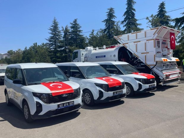 Nevşehir İl Özel İdaresi tarafından düzenlenen “Sezon Açılışı ve Araç Tanıtım Programı”, yoğun bir katılımla İl Özel İdaresi yerleşkesinde gerçekleştirildi.