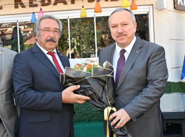 Nevşehir Valisi Sn. Ali Fidan Belediye Başkanımızı ziyaret ederek görevinde başarılar diledi.