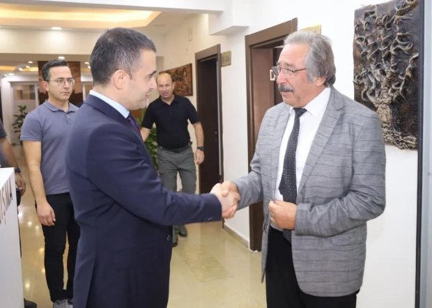 Avanos Kaymakamımız Sayın Osman Bilici Belediye Başkanımız Mustafa Kenan Sarıtaş'ı makamında ziyaret etti.