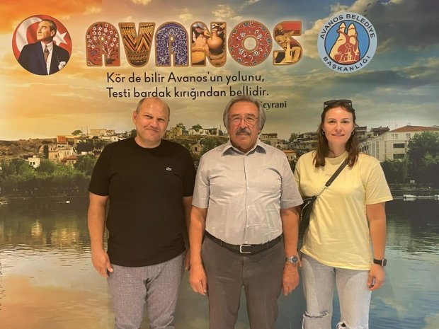 İnşaat Mühendisi Sayın Murat Erol ve Sayın Nurdan Erol, Belediye Başkanımız Sayın Mustafa Kenan Sarıtaş’ı ziyaret ettiler. İlçemizde yapılması planlanan ikinci asma köprü projesine ilişkin teknik ve yapısal detaylar üzerinde karşılıklı görüş alışverişinde