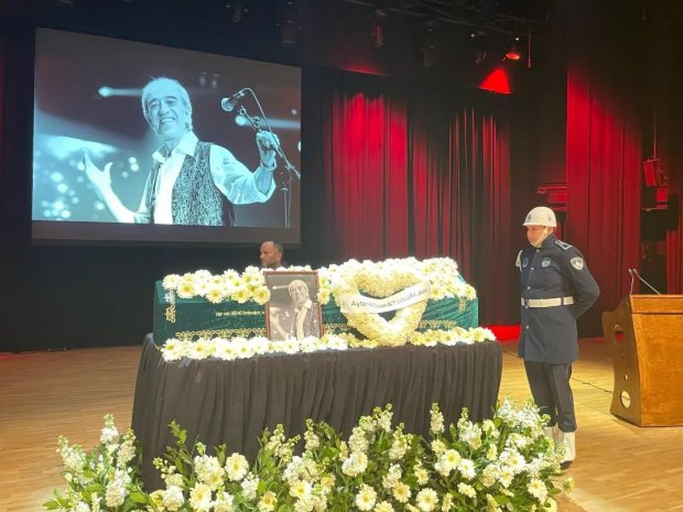 Belediye Başkanımız Sn. Mustafa Kenan Sarıtaş Usta Sanatçı Edip Akbayram İçin İstanbul'da Düzenlenen Törene Katıldı.
