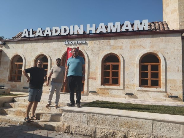 Belediye Başkanımız Sayın Mustafa Kenan Sarıtaş, belediyemize ait olan ve tadilat çalışmaları tamamlanarak yakın zamanda faaliyete geçecek olan Alaaddin Hamamı’nda incelemelerde bulundu.