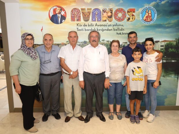 Belediye Başkanımıza, hemşehrilerimizin nazik ziyaretleri için teşekkür ederiz.