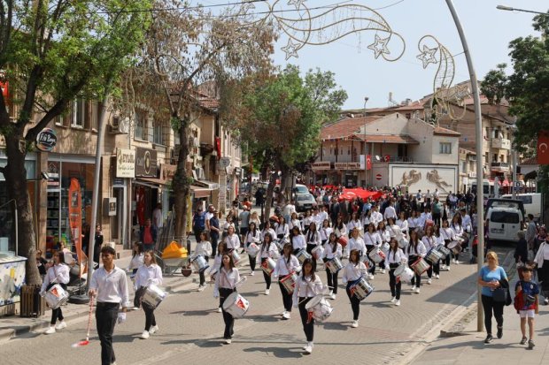 19 Mayıs Atatürk'ü Anma Gençlik ve Spor Bayramı Kutlamaları Bayrak Yürüyüşü ile Başladı