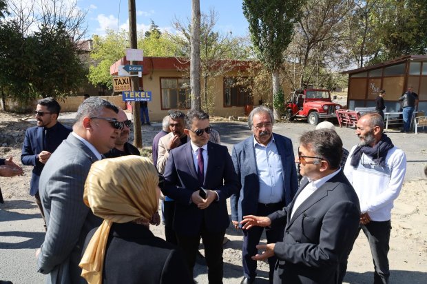 Çevre, Şehircilik ve İklim Değişikliği Bakanlığı Türkiye Çevre Ajansı ve Sıfır Atık Yönetim Direktörü Sayın Tuğrul Çamaş ile birlikte Belediye Başkanımız Sayın Mustafa Kenan Sarıtaş Avanos Çavuşin ve ve Zelve Paşabağları güzergahında devam eden asfalt ve