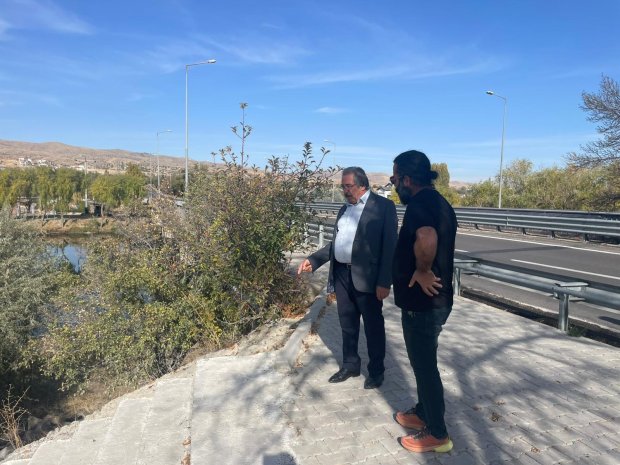 Belediye Başkanımız Sayın Mustafa Kenan Sarıtaş, beraberindeki teknik ekiple birlikte, ilçemizde yürütülecek çalışmaların saha incelemelerini gerçekleştirdi.