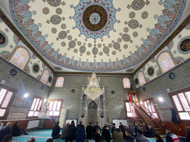 TADİLATI TAMAMLANAN ÖZKONAK HALİL AĞA CAMİİ İBADETE AÇILDI