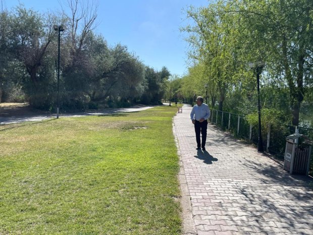 Belediye Başkanımız Sayın Mustafa Kenan Sarıtaş, güne erken saatlerde belediyemizin çeşitli iş sahalarında inceleme ve denetimlerde bulunarak başladı.