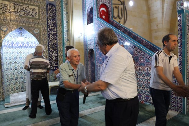 15 TEMMUZ DEMOKRASİ VE MİLLÎ BİRLİK GÜNÜ'NDE AZİZ ŞEHİTLERİMİZ DUALARLA YÂD EDİLDİ