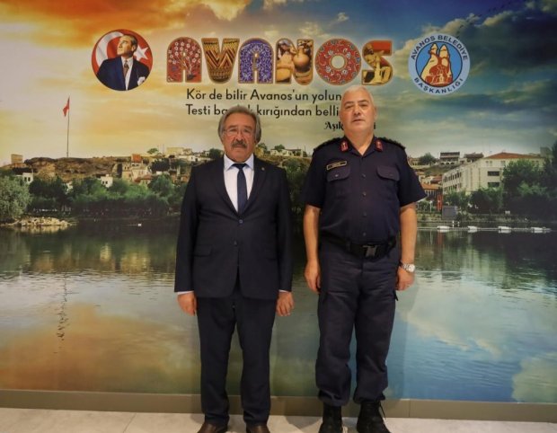 Nevşehir İl Jandarma Komutanı Sayın Kıdemli Albay Mehmet Çelik ve Avanos Kaymakamımız Sayın Osman Bilici, Belediye Başkanımız Sayın Mustafa Kenan Sarıtaş’ı makamında ziyaret ettiler.