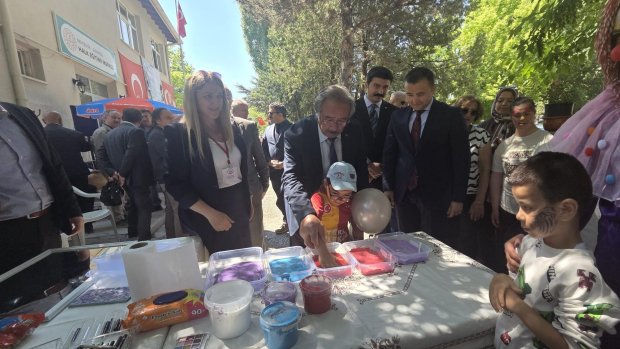 HALK EĞİTİM MÜDÜRLÜĞÜ 2025-2026 ÖĞRETİM YILI SEZON SONU SERGİSİNİN AÇILIŞI GERÇEKLEŞTİRİLDİ
