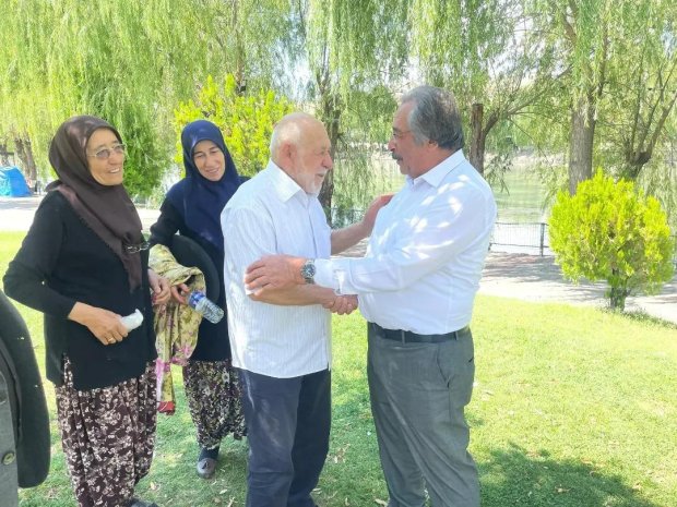 Belediye Başkanımız Mustafa Kenan Sarıtaş Çarşı esnaflarını ziyaret edip hayırlı işler diledi sohbet etti.