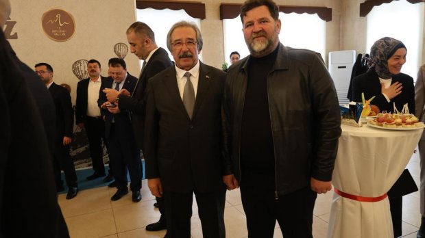 Belediye Başkanımız Sayın Mustafa Kenan Sarıtaş, Topuzluhan'da gerçekleştirilen Nevşehir il protokolü bayramlaşma programına katıldı.