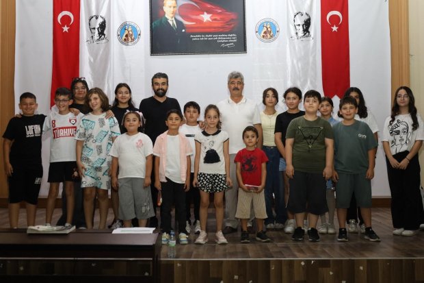 ÇOCUKLARIMIZIN SANATLA BULUŞMASINA DESTEK OLUYORUZ