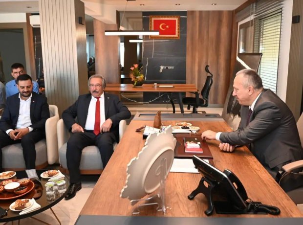 Nevşehir Valisi Sn. Ali Fidan Belediye Başkanımızı ziyaret ederek görevinde başarılar diledi.