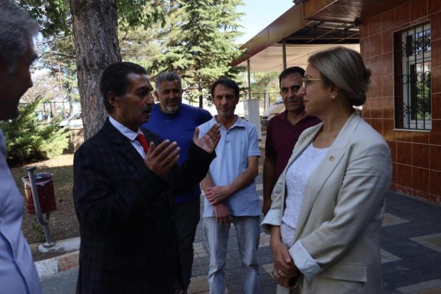 TBMM MHP Grup Başkanvekili ve Nevşehir Milletvekilimiz Sayın Prof. Dr. Filiz Kılıç, Belediye Başkanımız Sayın Mustafa Kenan Sarıtaş, MHP heyeti ile birlikte Karacauşağı Köyü, Kalaba Belediyesi ve Sarılar Köyü’ne ziyarette bulunuldu.