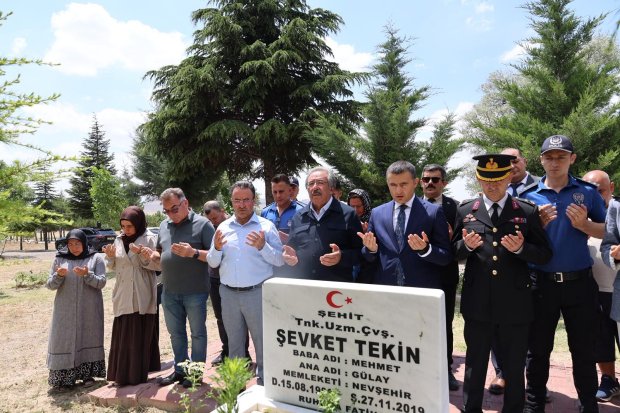 15 TEMMUZ DEMOKRASİ VE MİLLÎ BİRLİK GÜNÜ'NDE AZİZ ŞEHİTLERİMİZ DUALARLA YÂD EDİLDİ