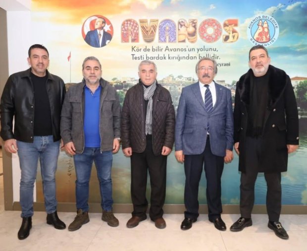 Sayın Muharrem Eryılmaz ile birlikte oğulları Sn. Hakkı Eryılmaz, Sn. Gökmen Eryılmaz ve Sn. Soner Eryılmaz, Belediye Başkanımız Sayın Mustafa Kenan Sarıtaş'ı ziyaret ettiler.