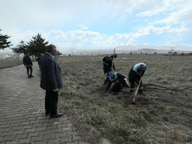Belediye Başkanımız Sayın Mustafa Kenan Sarıtaş, belediyemize ait iş sahalarında sürdürülen çalışmaları yerinde inceledi.