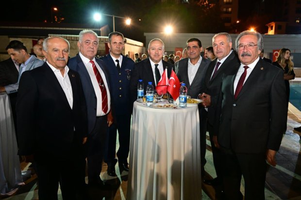 Belediye Başkanımız Sayın Mustafa Kenan Sarıtaş, Nevşehir Valiliği tarafından 30 Ağustos Zafer Bayramı dolayısıyla düzenlenen resepsiyona katıldı.