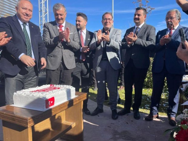 Belediye Başkanımız Mustafa Kenan Sarıtaş Nevşehir Belediyesi tarafından yapımı gerçekleştirilen 'Kahveci Dağı Konaklamalı Orman Parkı' nın açılış törenine katıldı.
