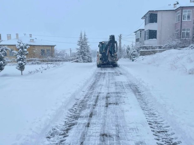 Hemşehrilerimizin ulaşım güvenliği için tüm ekiplerimizle sahadayız.
