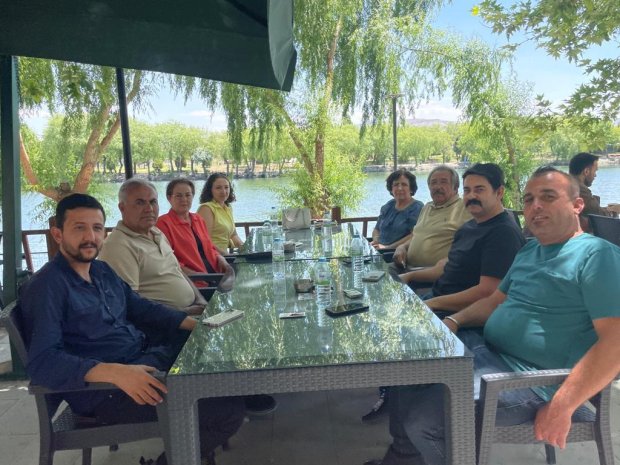 Belediye Başkanımız Sayın Mustafa Kenan Sarıtaş, Belediye Başkan Yardımcımız Sayın Adnan Karadağ, Belediye Meclis Üyemiz Sayın Av. Vedat Elma, Sayın İlker Tuncay Fırat ile Turbel Turizm Yönetim Kurulu Başkanı Sayın Alparslan Kaygısız, Belediyemiz Kızılırm