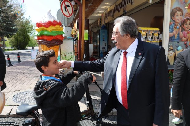 23 NİSAN ULUSAL EGEMENLİK VE ÇOCUK BAYRAMI DOLAYISIYLA ÇELENK TÖRENİ DÜZENLENDİ