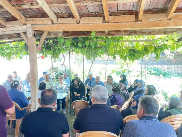 MHP Nevşehir Milletvekilimiz Grup Başkanvekili Prof. Dr. Filiz Kılıç, Belediye Başkanımız Mustafa Kenan Sarıtaş, MHP Nevşehir İl Başkanı Ali Akkoç ile beraber Kozaklı ilçesi Abdi Köyünde şehidimiz Ahmet Şahan’ın evini ziyaret ettiler.