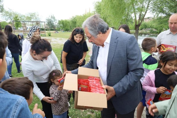 Kapadokya At ve Atçılık Kültür Festivali kapsamında çocuklara yönelik Pony Clup midilli atlarıyla ata binme deneyim etkinliği gerçekleştirildi.