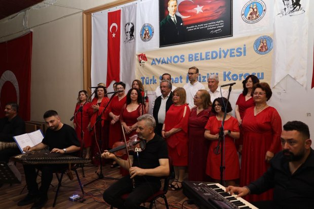 TÜRK SANAT MÜZİĞİ KOROSU VE ADD AVANOS ŞUBESİ RİTİM GRUBU KONSERİ BÜYÜK BEĞENİ TOPLADI