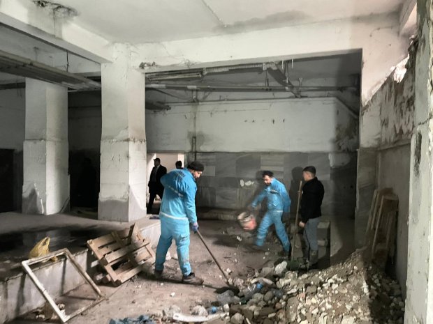 AVANOS’A YENİ KATMA DEĞER KAZANDIRMAK AMACIYLA ESKİ YURT BİNASINDA TEMİZLİK ÇALIŞMALARI DEVAM EDİYOR