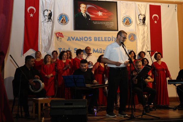 TÜRK SANAT MÜZİĞİ KOROSU VE ADD AVANOS ŞUBESİ RİTİM GRUBU KONSERİ BÜYÜK BEĞENİ TOPLADI
