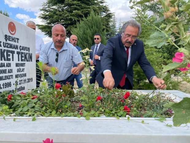 15 Temmuz Demokrasi ve Milli Birlik Günü anma programı kapsamında şehitlik ziyareti gerçekleştirildi.