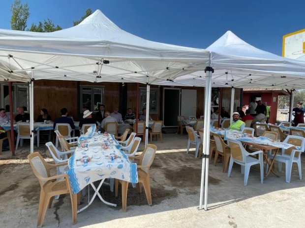 Belediye Başkanımız Mustafa Kenan Sarıtaş, ilçemizin Yeni Hükümet Konağının yapım çalışmalarını yürüten müteahhit firmanın düzenlediği yemeğe katıldı.