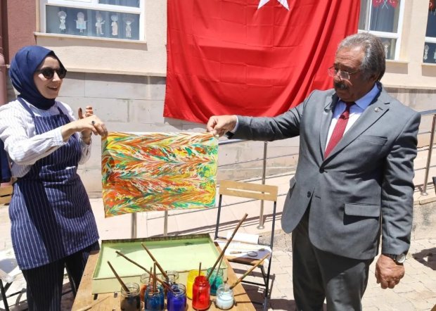 Belediye Başkanımız Ayhanlar İlkokulu Tarafından Hazırlanan Yıl Sonu Etkinliğine Katılım Sağladı.