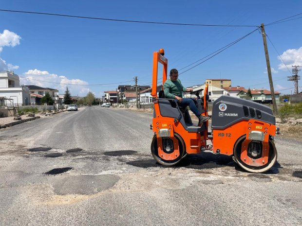 HAVALARIN MÜSAİT OLMASIYLA BİRLİKTE YOL TAMİRAT VE ONARIM ÇALIŞMALARI İÇİN HAREKETE GEÇİLDİ