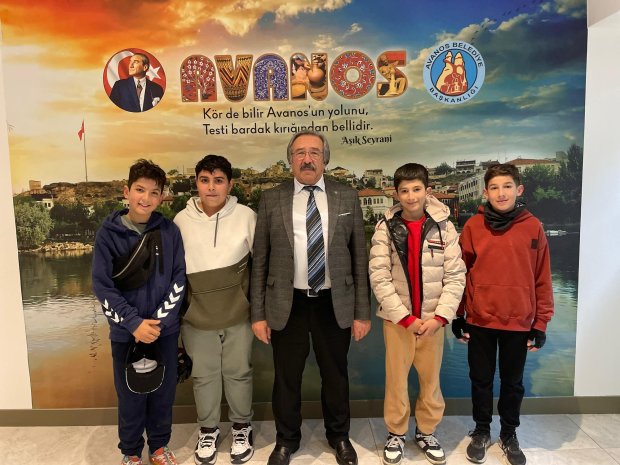 Geleceğimizin teminatı olan çocuklar Avanos Belediyesini kendilerine o kadar yakın görüyorlar ki belediyemizi ansızın ziyaret edebiliyorlar.